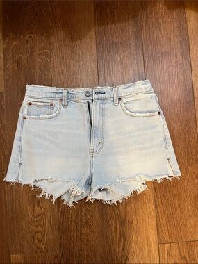 The Mom Short High Rise Light Wash Denim